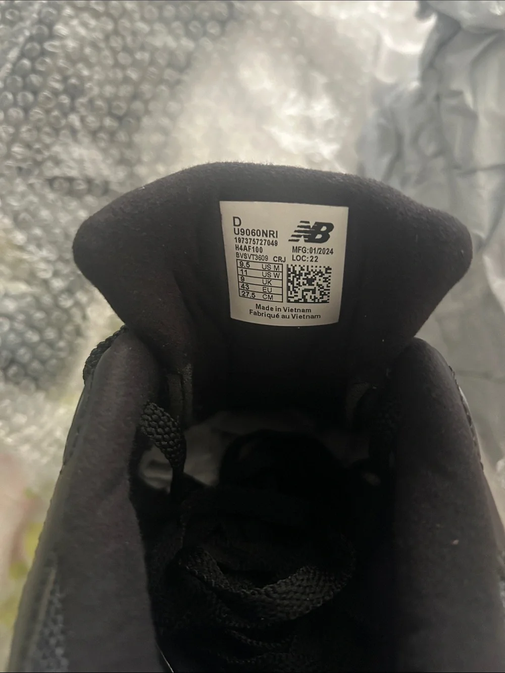 New Balance Men's Black Performance Sneakers